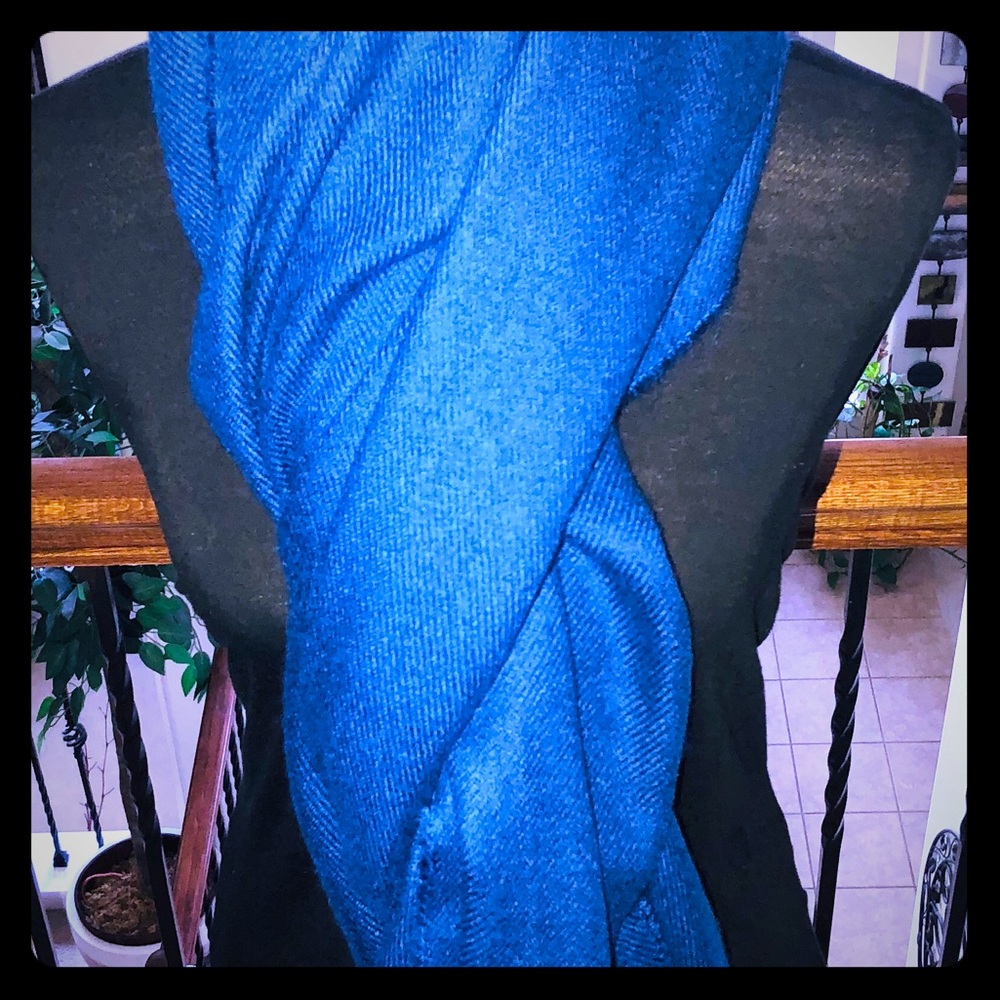 Gorgeous navy scarf. NWOT